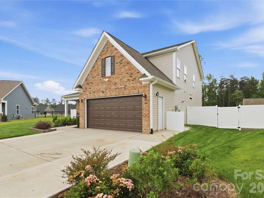 222 Moravian Court, Advance, NC 27006.  MLS# CAR4386891, YatesRealty ID 27829. 