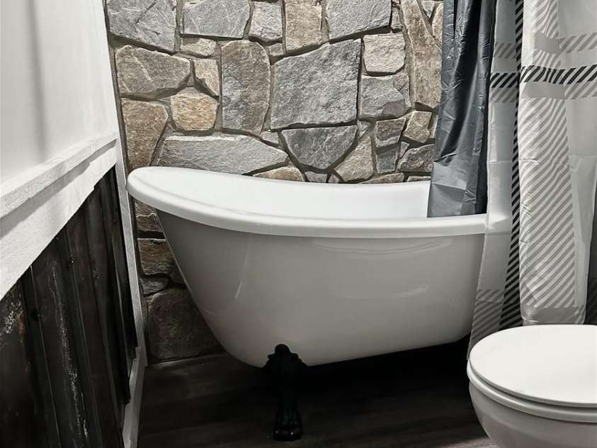 600 Pinewood Drive, Waynesville, NC 28786.  MLS# CAR4216551, YatesRealty ID 2783. 