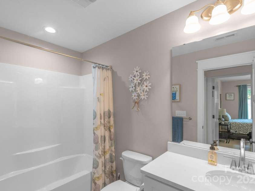 328 Ferrell Avenue, Belmont, NC 28012.  MLS# CAR4281465, YatesRealty ID 27832. Guest bath