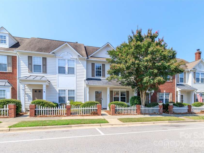 6017 Creft Circle, Indian Trail, NC 28079.  MLS# CAR4275234, YatesRealty ID 27833. 