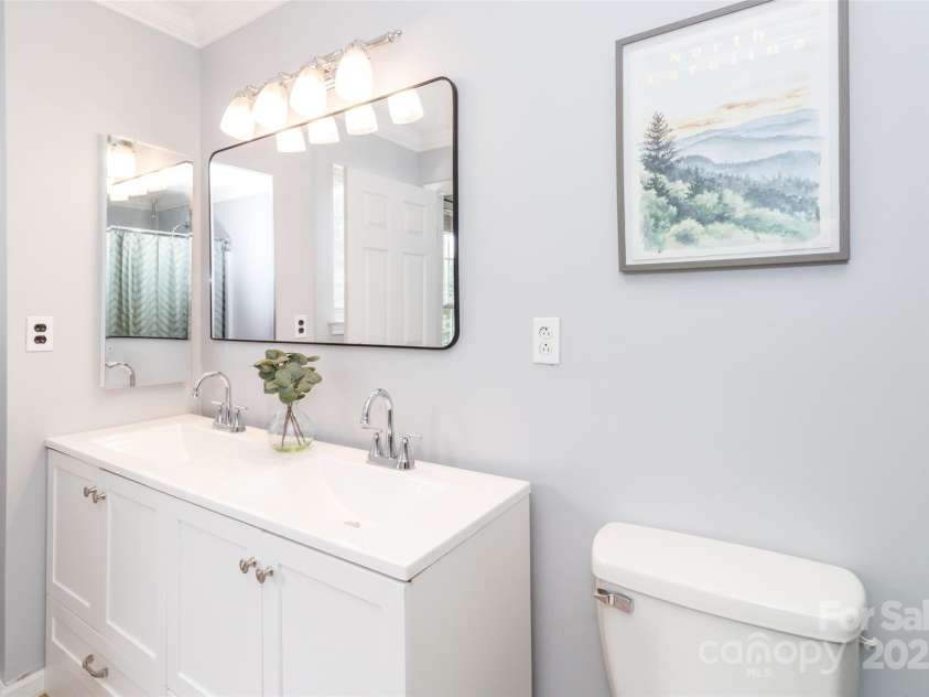 6017 Creft Circle, Indian Trail, NC 28079.  MLS# CAR4275234, YatesRealty ID 27833. Primary Bath