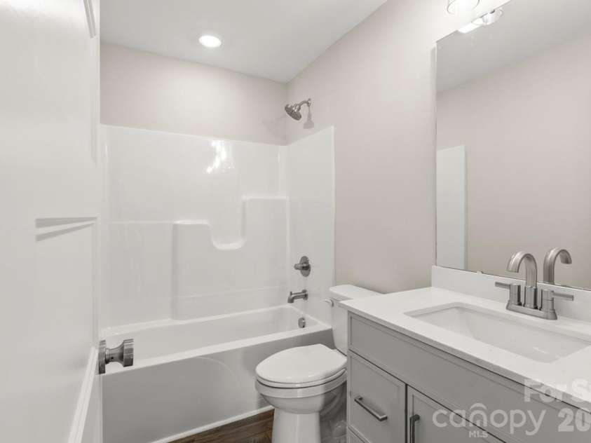 725 Alf Hoover Road, Lincolnton, NC 28092.  MLS# CAR4388411, YatesRealty ID 27833. 