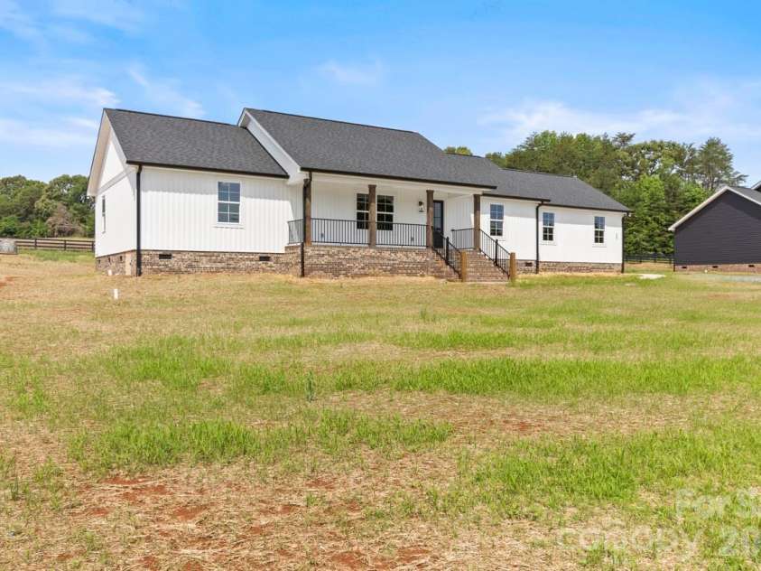 725 Alf Hoover Road, Lincolnton, NC 28092.  MLS# CAR4388411, YatesRealty ID 27833. 