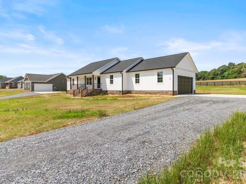 725 Alf Hoover Road, Lincolnton, NC 28092.  MLS# CAR4388411, YatesRealty ID 27833. 