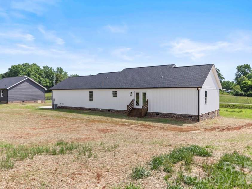 725 Alf Hoover Road, Lincolnton, NC 28092.  MLS# CAR4388411, YatesRealty ID 27833. 