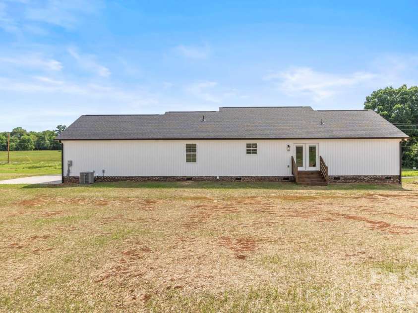 725 Alf Hoover Road, Lincolnton, NC 28092.  MLS# CAR4388411, YatesRealty ID 27833. 
