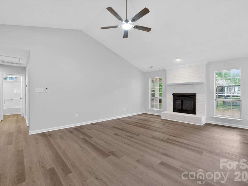 1545 Bear Mountain Road, Charlotte, NC 28214.  MLS# CAR4387741, YatesRealty ID 27834. 