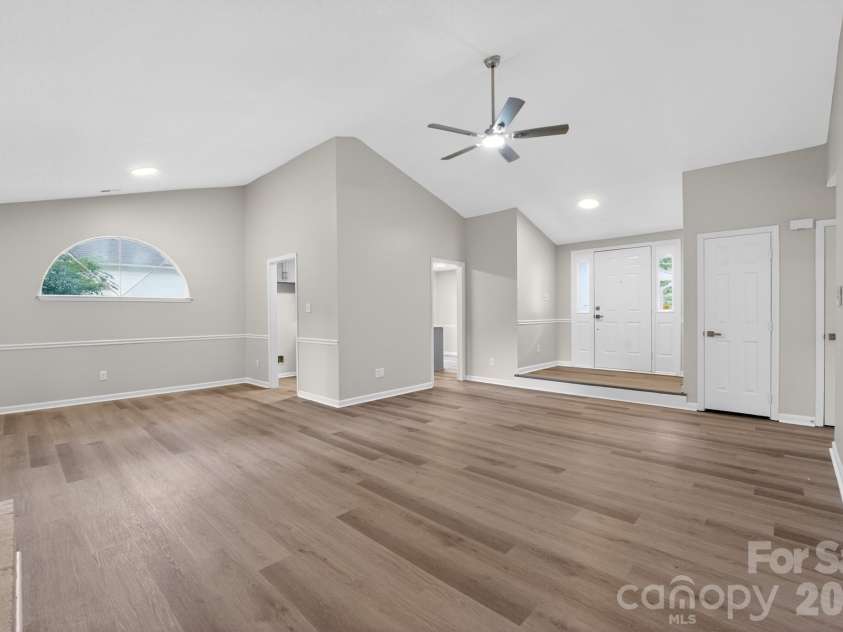 1545 Bear Mountain Road, Charlotte, NC 28214.  MLS# CAR4387741, YatesRealty ID 27834. 