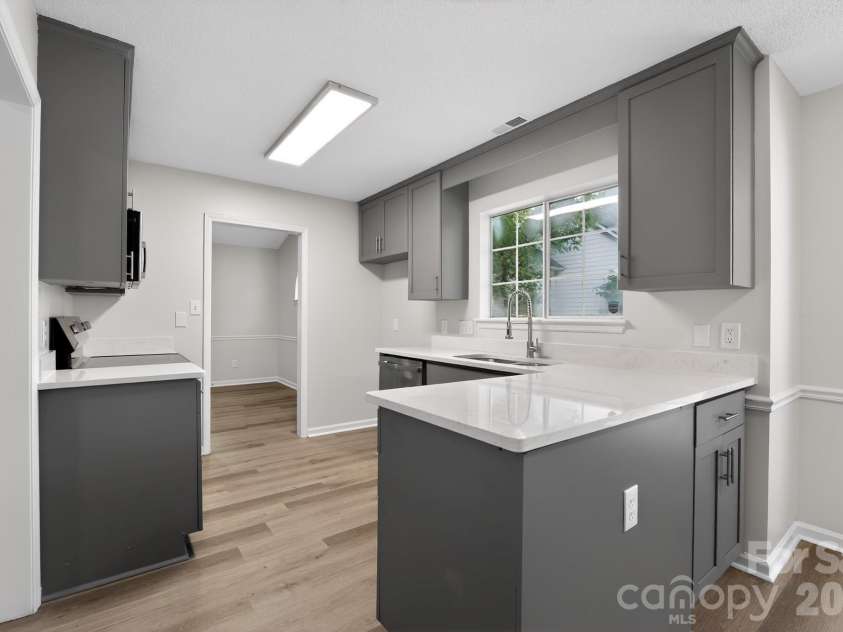 1545 Bear Mountain Road, Charlotte, NC 28214.  MLS# CAR4387741, YatesRealty ID 27834. 