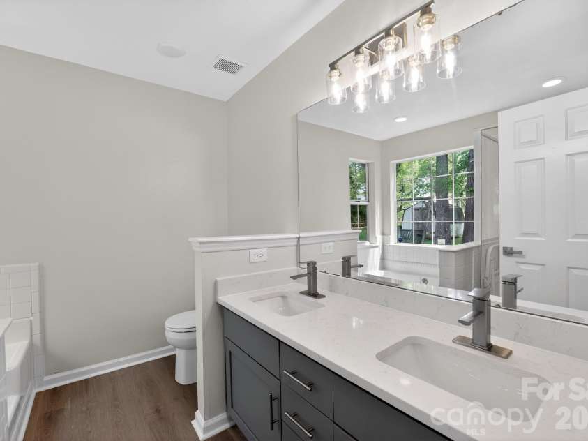 1545 Bear Mountain Road, Charlotte, NC 28214.  MLS# CAR4387741, YatesRealty ID 27834. 