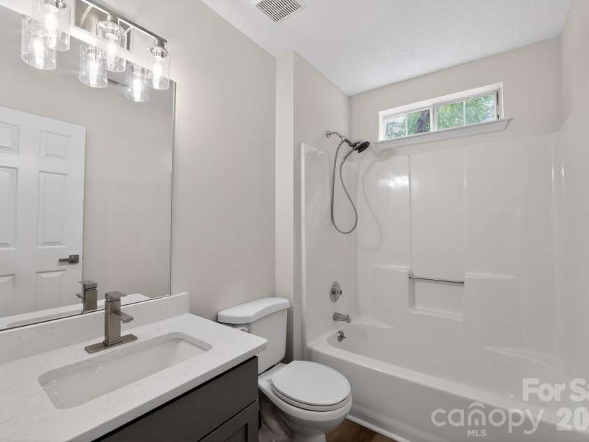 1545 Bear Mountain Road, Charlotte, NC 28214.  MLS# CAR4387741, YatesRealty ID 27834. 