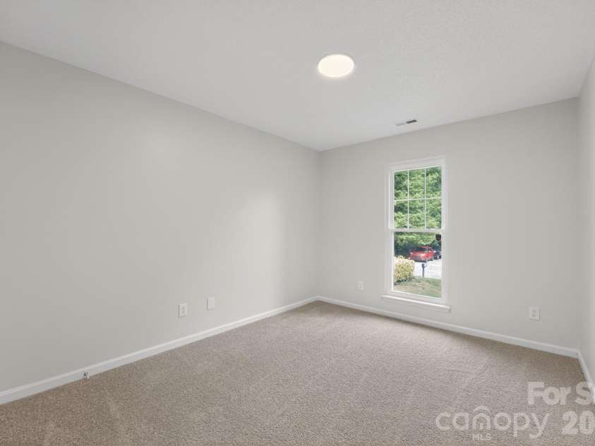 1545 Bear Mountain Road, Charlotte, NC 28214.  MLS# CAR4387741, YatesRealty ID 27834. 