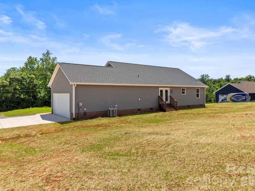 697 Alf Hoover Road, Lincolnton, NC 28092.  MLS# CAR4388427, YatesRealty ID 27835. 