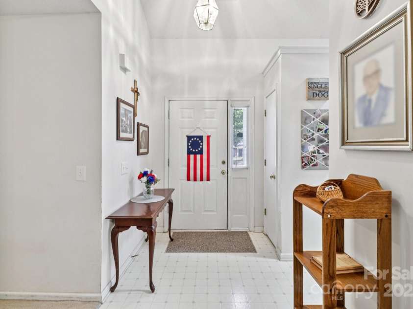 11100 Scrimshaw Lane, Charlotte, NC 28215.  MLS# CAR4278161, YatesRealty ID 27836. 