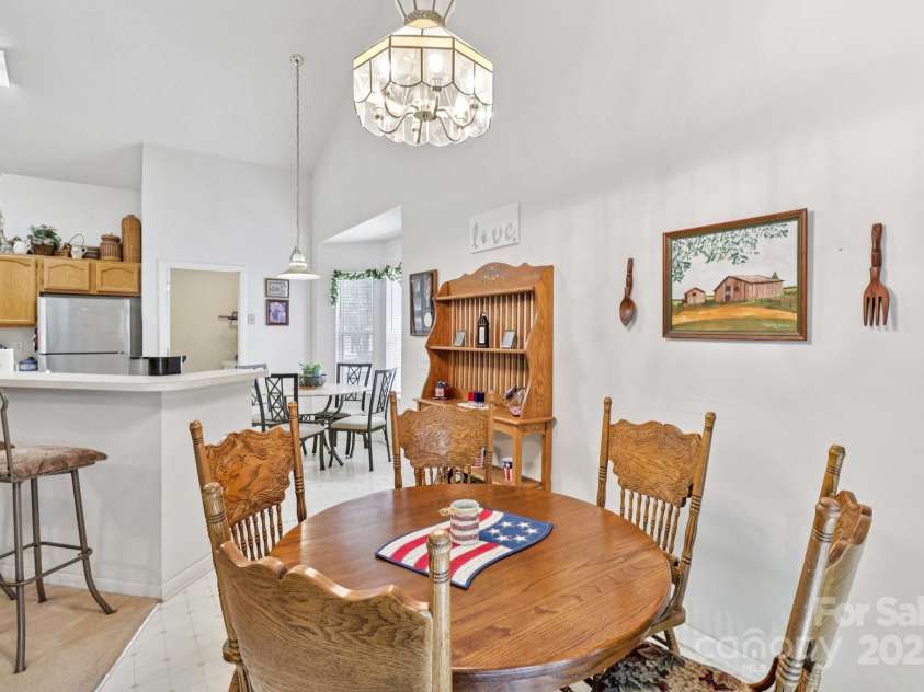 11100 Scrimshaw Lane, Charlotte, NC 28215.  MLS# CAR4278161, YatesRealty ID 27836. 