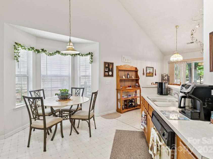 11100 Scrimshaw Lane, Charlotte, NC 28215.  MLS# CAR4278161, YatesRealty ID 27836. 