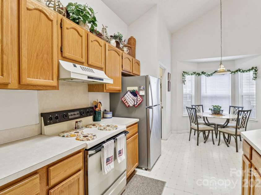 11100 Scrimshaw Lane, Charlotte, NC 28215.  MLS# CAR4278161, YatesRealty ID 27836. 