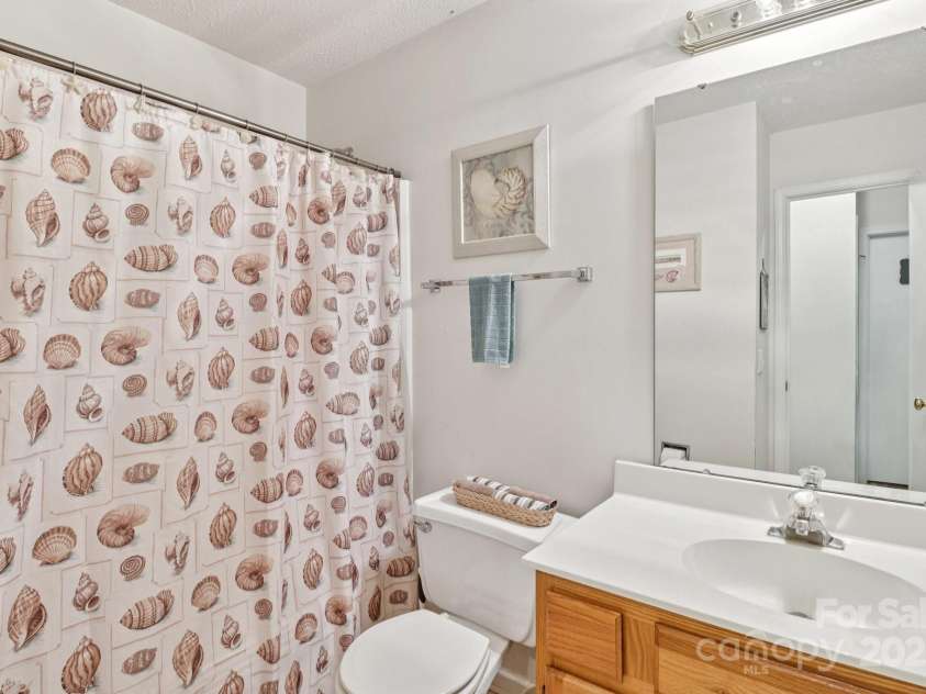 11100 Scrimshaw Lane, Charlotte, NC 28215.  MLS# CAR4278161, YatesRealty ID 27836. 