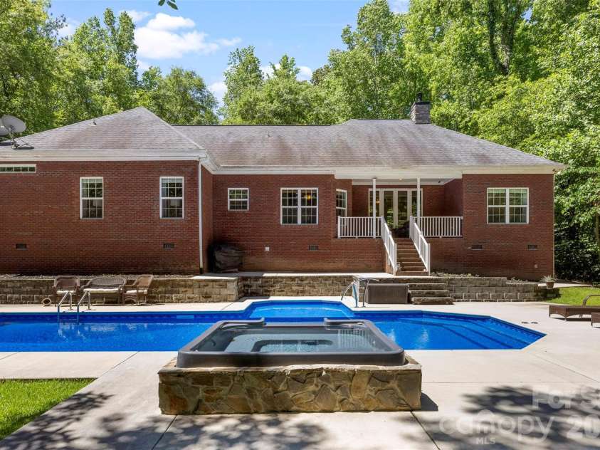 4073 MCconnells Highway, Rock Hill, SC 29732.  MLS# CAR4389490, YatesRealty ID 27836. 