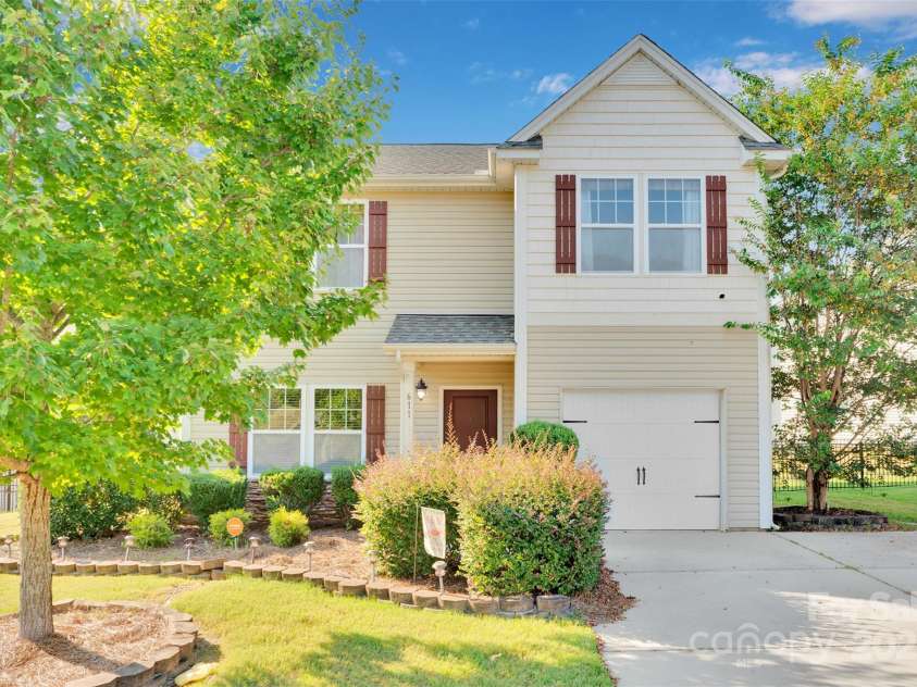 611 Sawtooth Oak Drive, Landis, NC 28088.  MLS# CAR4306289, YatesRealty ID 27837. 