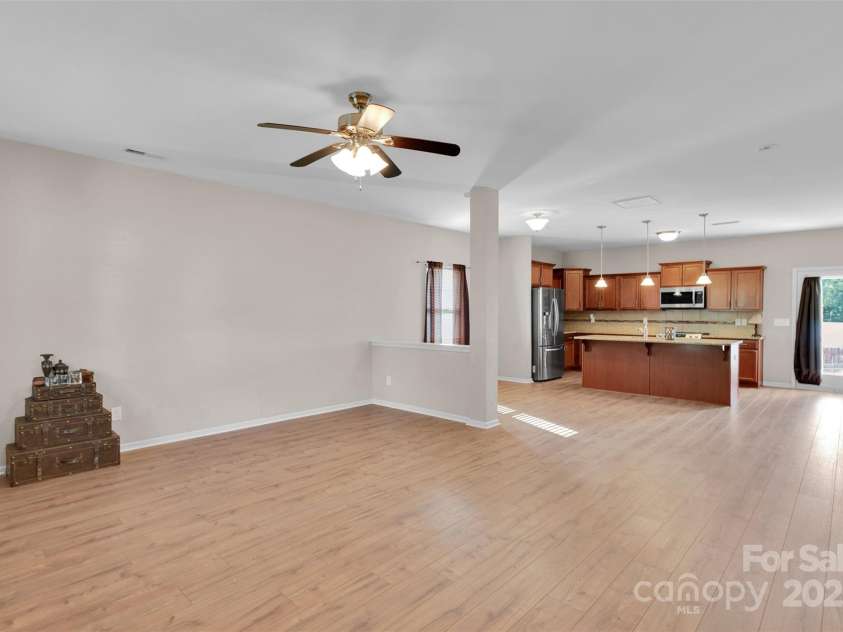 611 Sawtooth Oak Drive, Landis, NC 28088.  MLS# CAR4306289, YatesRealty ID 27837. 