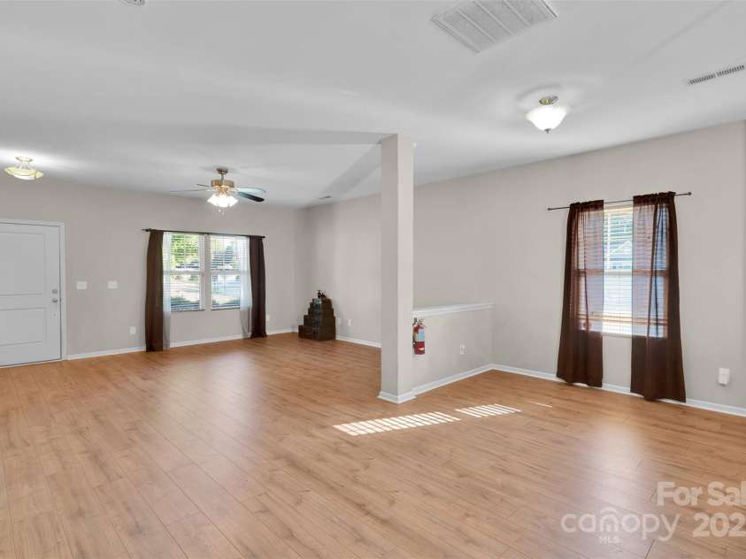 611 Sawtooth Oak Drive, Landis, NC 28088.  MLS# CAR4306289, YatesRealty ID 27837. 