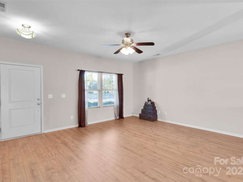 611 Sawtooth Oak Drive, Landis, NC 28088.  MLS# CAR4306289, YatesRealty ID 27837. 