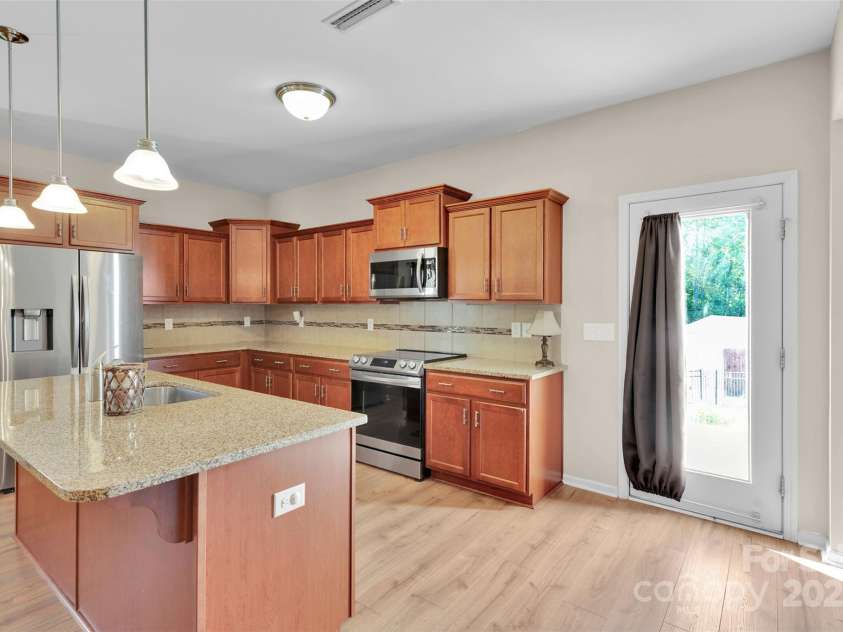 611 Sawtooth Oak Drive, Landis, NC 28088.  MLS# CAR4306289, YatesRealty ID 27837. 
