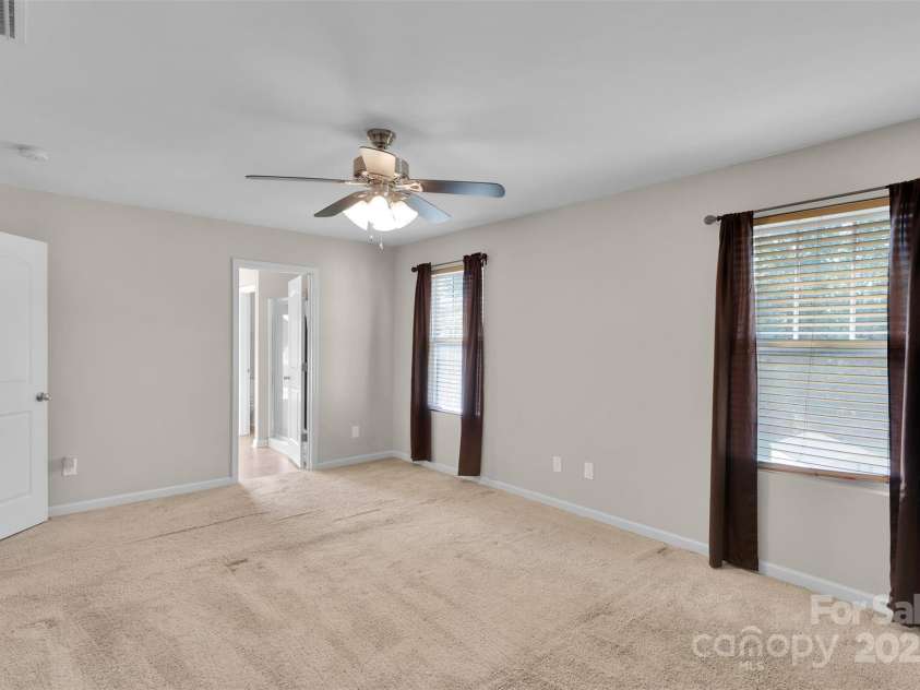 611 Sawtooth Oak Drive, Landis, NC 28088.  MLS# CAR4306289, YatesRealty ID 27837. 