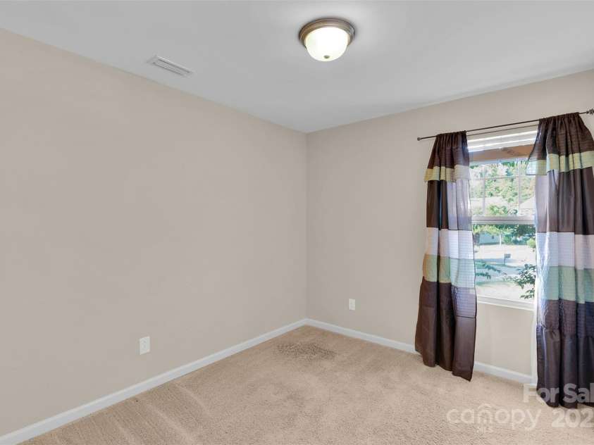 611 Sawtooth Oak Drive, Landis, NC 28088.  MLS# CAR4306289, YatesRealty ID 27837. 