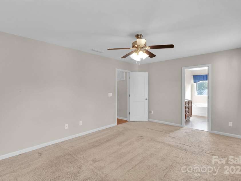 611 Sawtooth Oak Drive, Landis, NC 28088.  MLS# CAR4306289, YatesRealty ID 27837. 