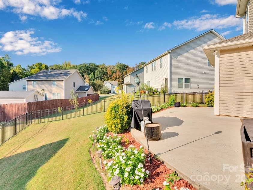 611 Sawtooth Oak Drive, Landis, NC 28088.  MLS# CAR4306289, YatesRealty ID 27837. 