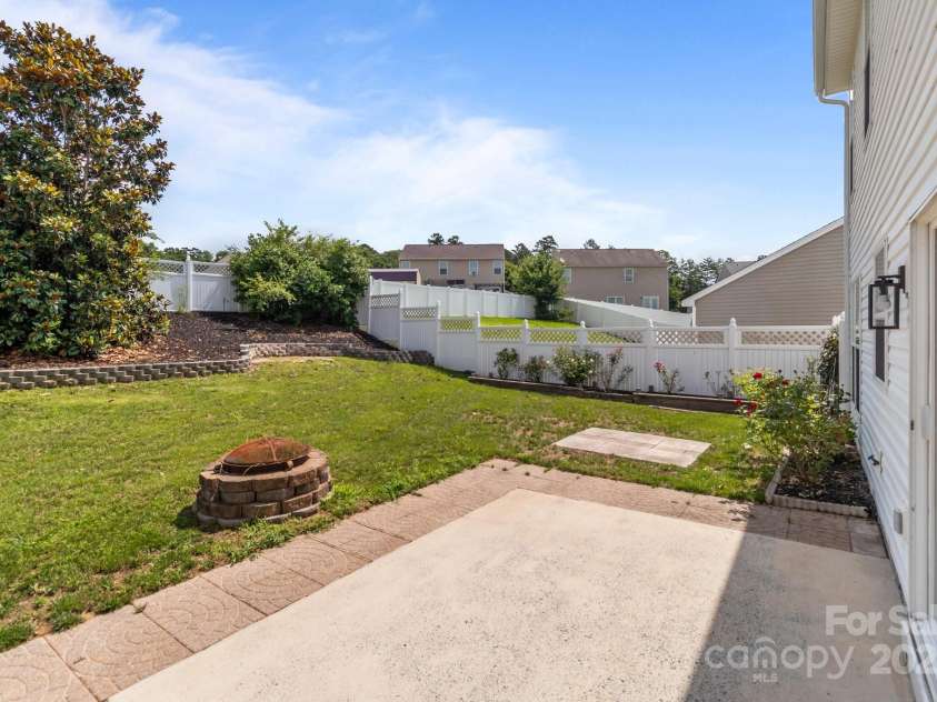 1901 Summit Ridge Lane, Kannapolis, NC 28083.  MLS# CAR4271405, YatesRealty ID 27838. 