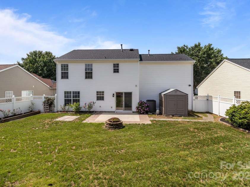 1901 Summit Ridge Lane, Kannapolis, NC 28083.  MLS# CAR4271405, YatesRealty ID 27838. 