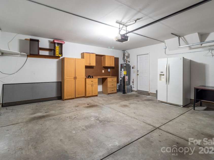 1901 Summit Ridge Lane, Kannapolis, NC 28083.  MLS# CAR4271405, YatesRealty ID 27838. 