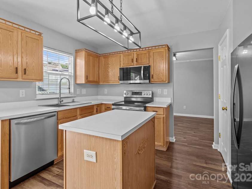 1901 Summit Ridge Lane, Kannapolis, NC 28083.  MLS# CAR4271405, YatesRealty ID 27838. 