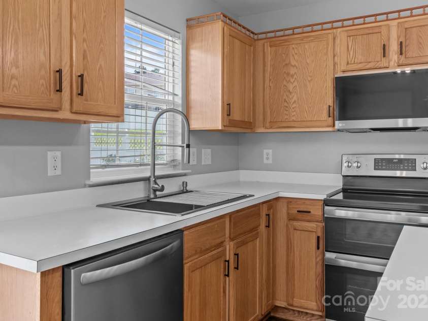 1901 Summit Ridge Lane, Kannapolis, NC 28083.  MLS# CAR4271405, YatesRealty ID 27838. 