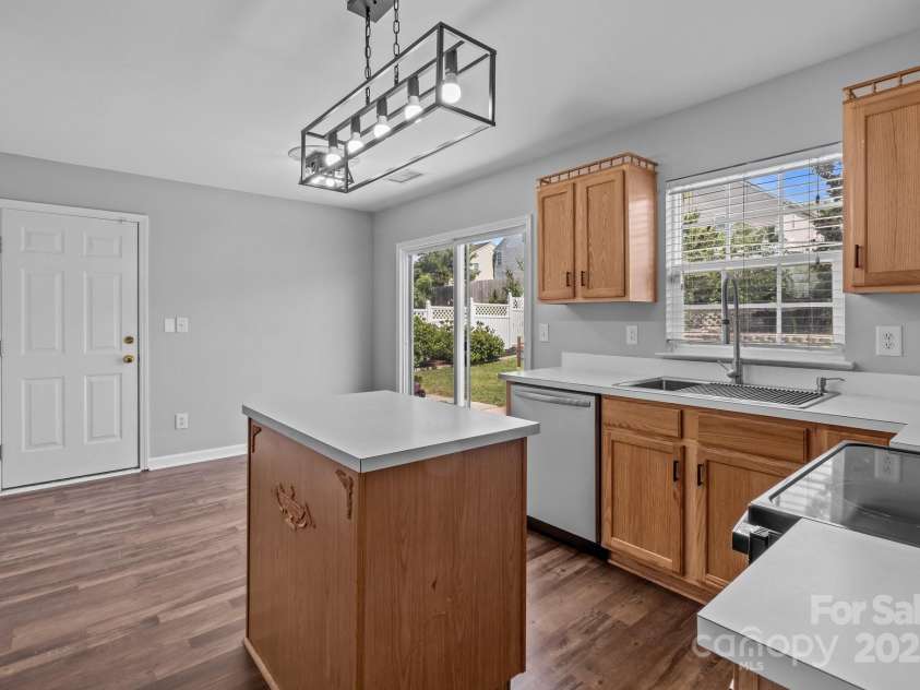 1901 Summit Ridge Lane, Kannapolis, NC 28083.  MLS# CAR4271405, YatesRealty ID 27838. 