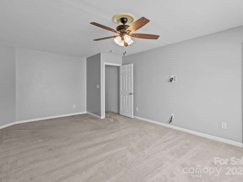 1901 Summit Ridge Lane, Kannapolis, NC 28083.  MLS# CAR4271405, YatesRealty ID 27838. 