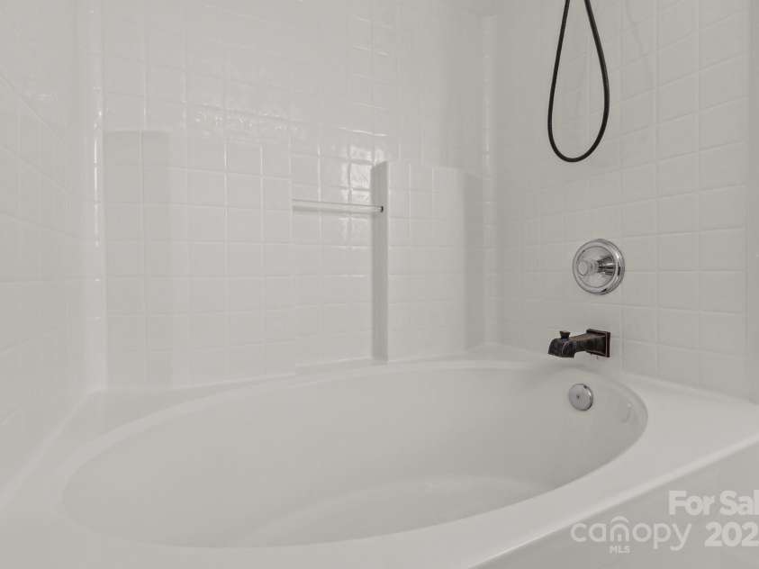 1901 Summit Ridge Lane, Kannapolis, NC 28083.  MLS# CAR4271405, YatesRealty ID 27838. 