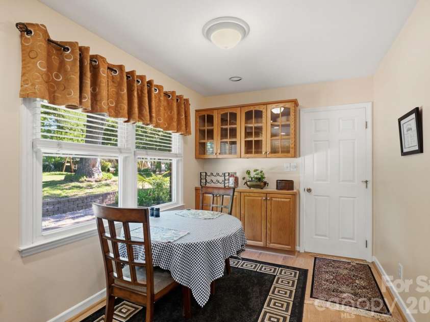 4323 Creemore Drive, Charlotte, NC 28213.  MLS# CAR4383945, YatesRealty ID 27839. 