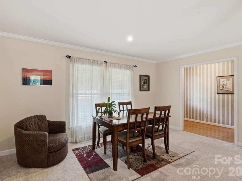 4323 Creemore Drive, Charlotte, NC 28213.  MLS# CAR4383945, YatesRealty ID 27839. 