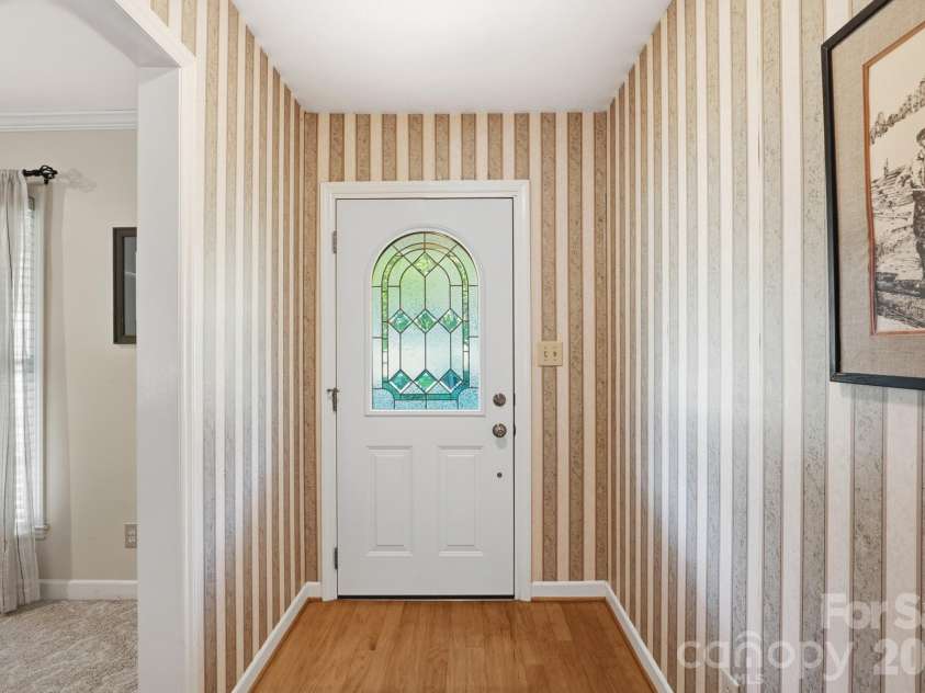 4323 Creemore Drive, Charlotte, NC 28213.  MLS# CAR4383945, YatesRealty ID 27839. 