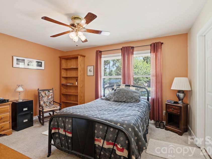 4323 Creemore Drive, Charlotte, NC 28213.  MLS# CAR4383945, YatesRealty ID 27839. 