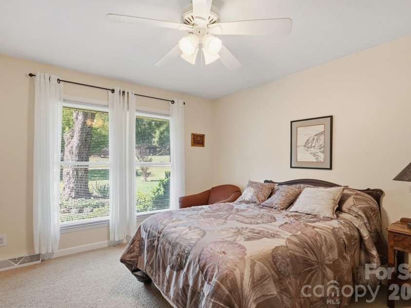 4323 Creemore Drive, Charlotte, NC 28213.  MLS# CAR4383945, YatesRealty ID 27839. 