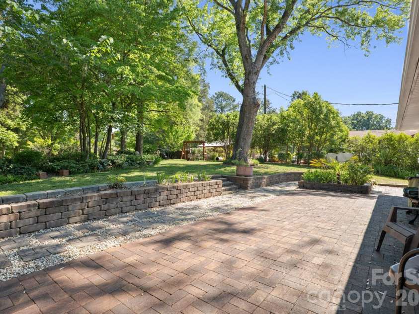 4323 Creemore Drive, Charlotte, NC 28213.  MLS# CAR4383945, YatesRealty ID 27839. 