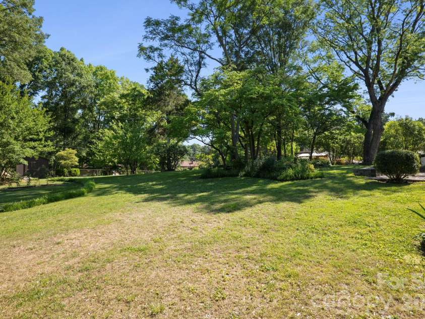 4323 Creemore Drive, Charlotte, NC 28213.  MLS# CAR4383945, YatesRealty ID 27839. 