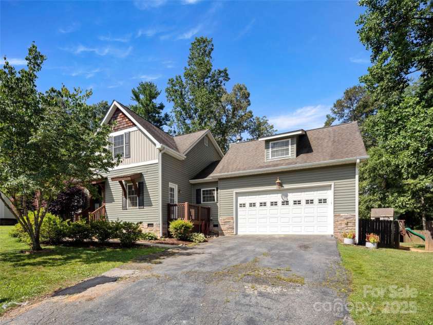 60 Jericho Ridge Road, Fletcher, NC 28732.  MLS# CAR4276950, YatesRealty ID 27839. 