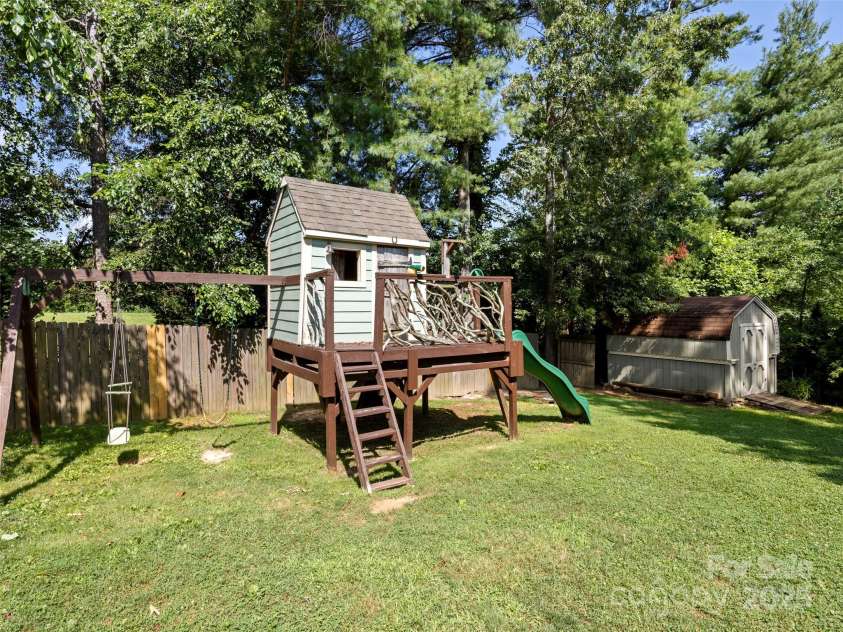 60 Jericho Ridge Road, Fletcher, NC 28732.  MLS# CAR4276950, YatesRealty ID 27839. 