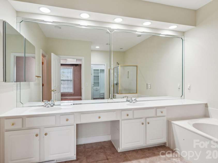 10826 Rogalla Drive, Charlotte, NC 28277.  MLS# CAR4349718, YatesRealty ID 2784. 